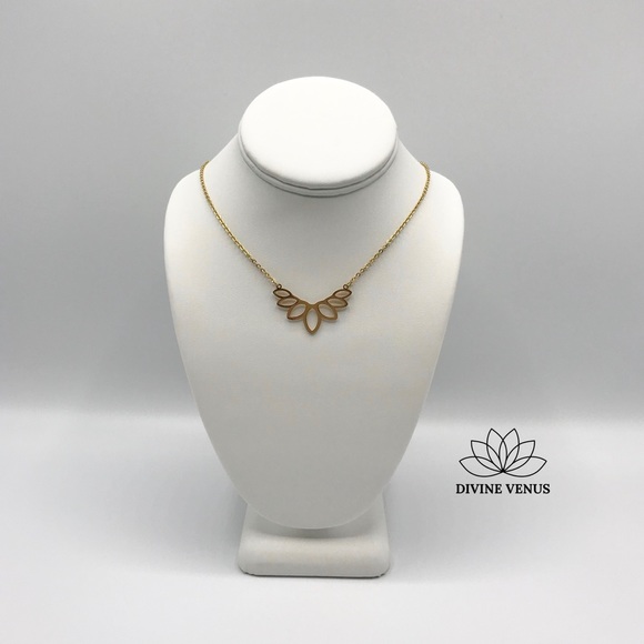 Lotus Necklace Gold Plated Stainless Steel - Picture 4 of 9